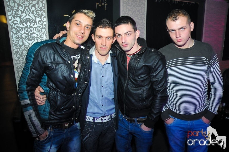 Nebunie în Club Life, 