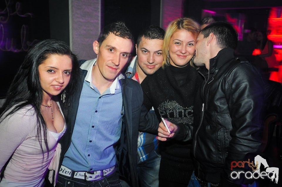Nebunie în Club Life, 