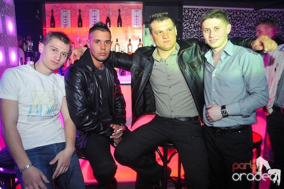 Nebunie în Club Life, 