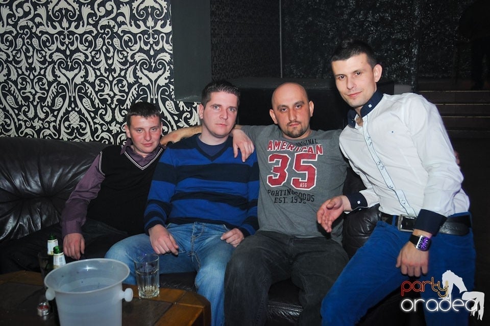 Nebunie în Club Life, 