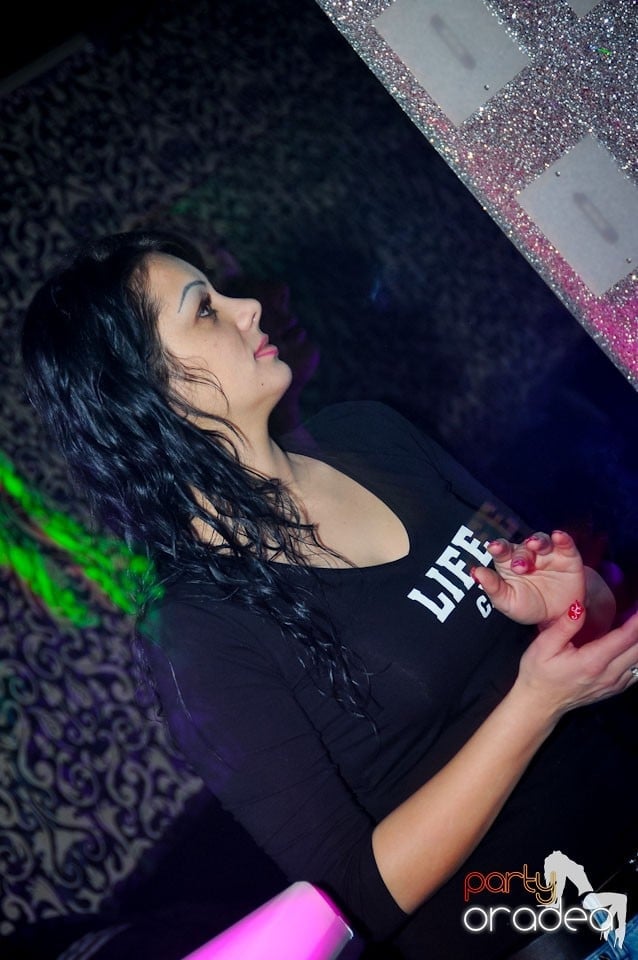 Nebunie în Club Life, 