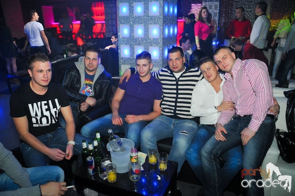 Nebunie în Club Life, 
