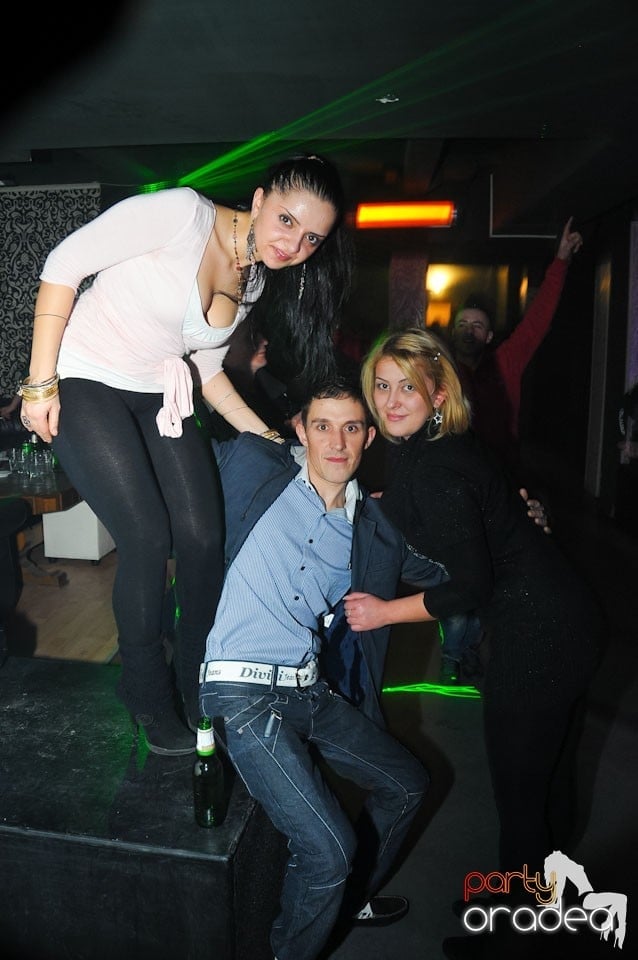 Nebunie în Club Life, 