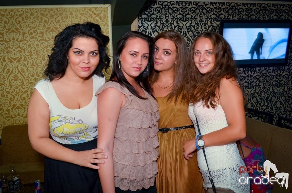 Nebunie în Club Life, 