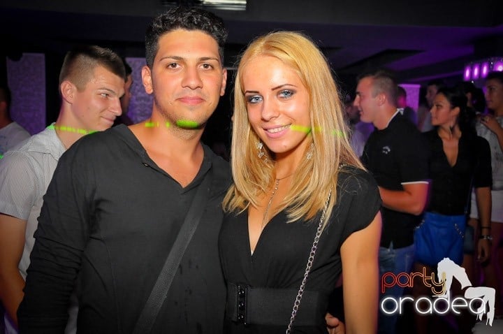 Nebunie în Club Life, 