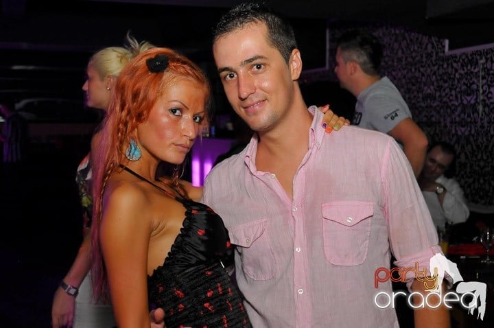 Nebunie în Club Life, 