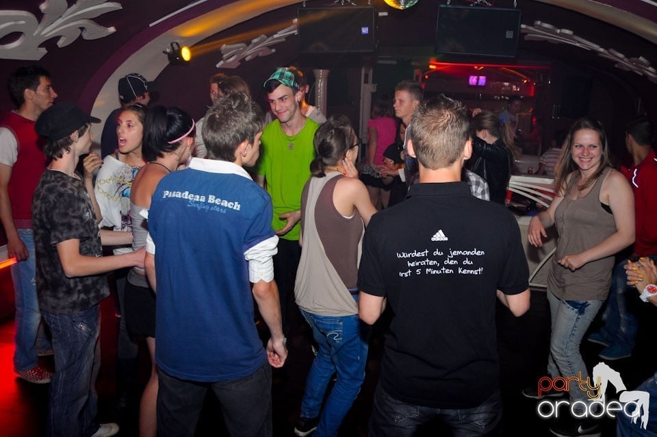 New Face Party în Club Atti's,