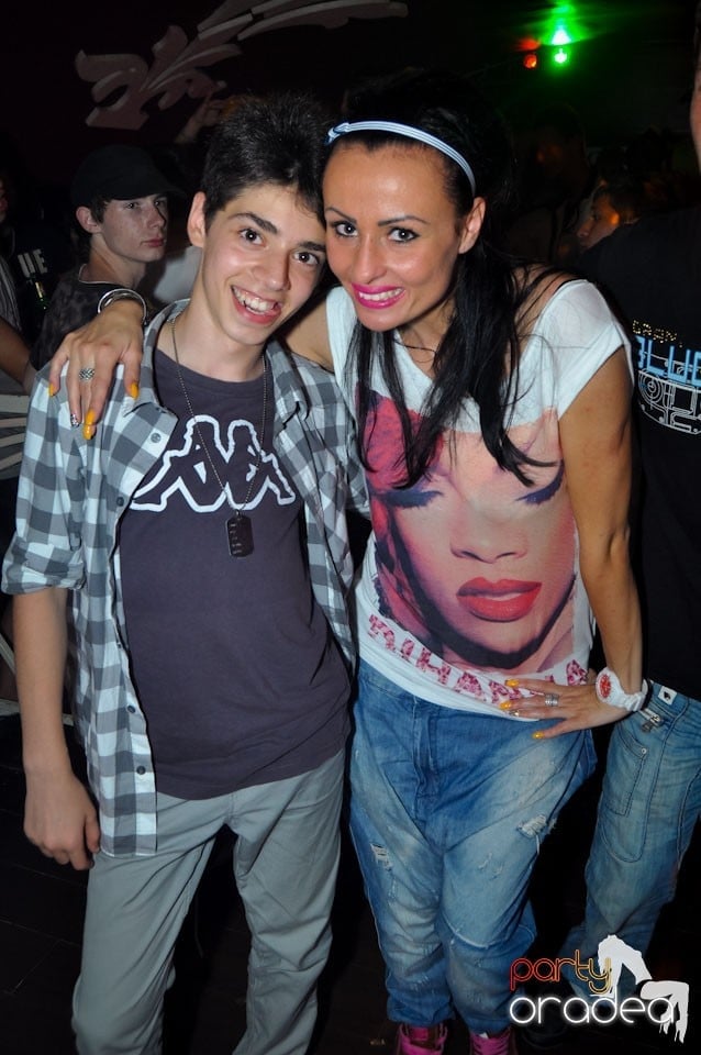 New Face Party în Club Atti's,