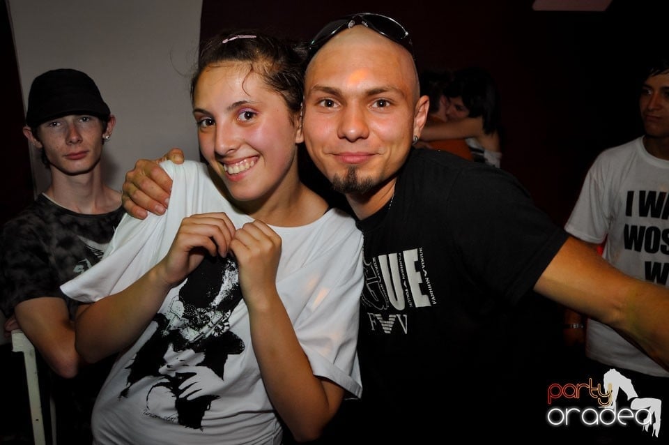 New Face Party în Club Atti's,