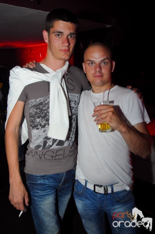 New Face Party în Club Atti's,