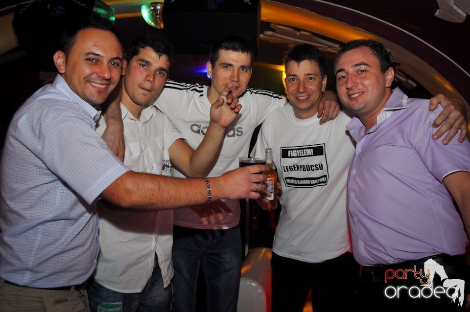 New Face Party în Club Atti's,
