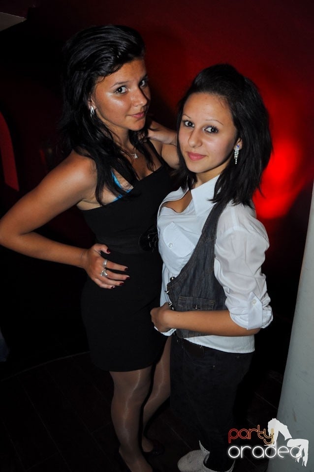 New Face Party în Club Atti's,