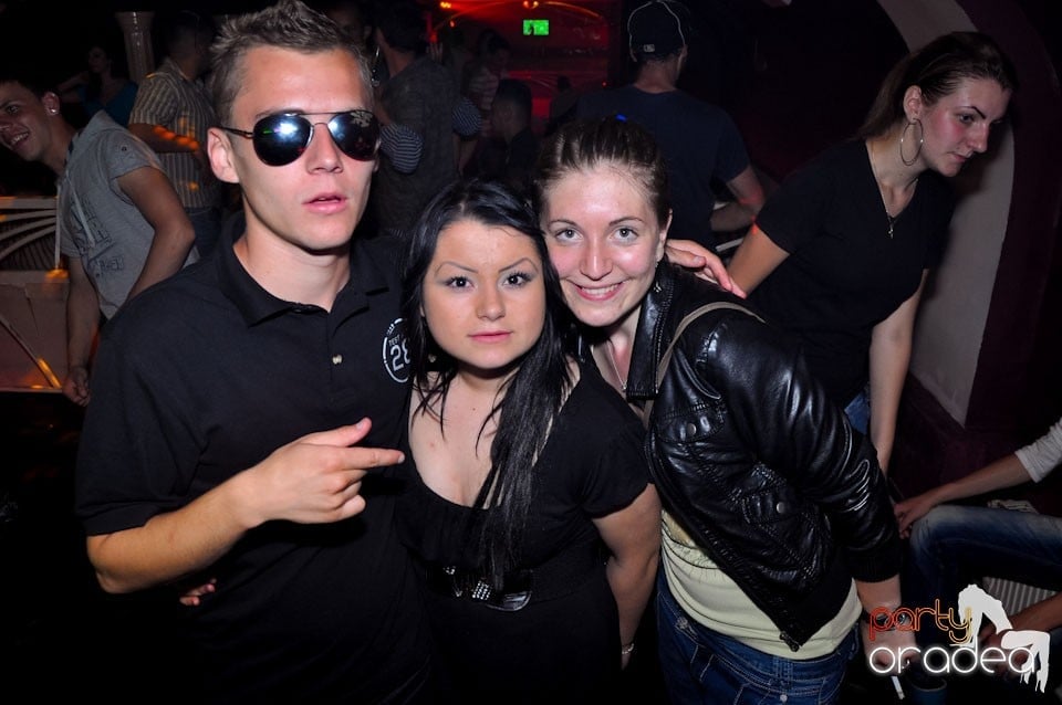 New Face Party în Club Atti's,