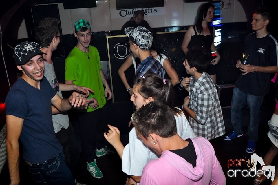 New Face Party în Club Atti's,