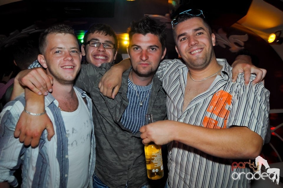 New Face Party în Club Atti's,