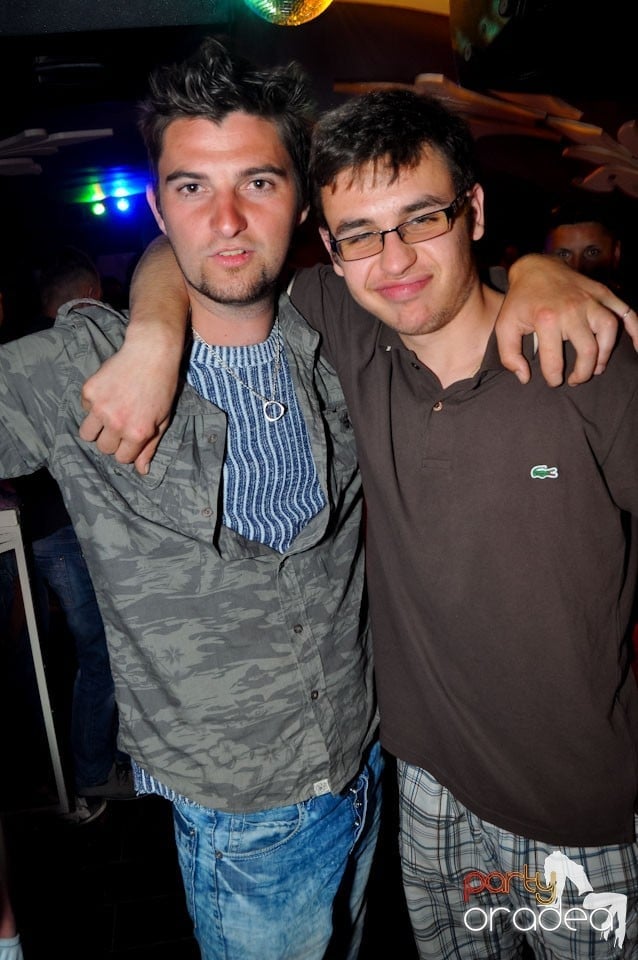 New Face Party în Club Atti's,