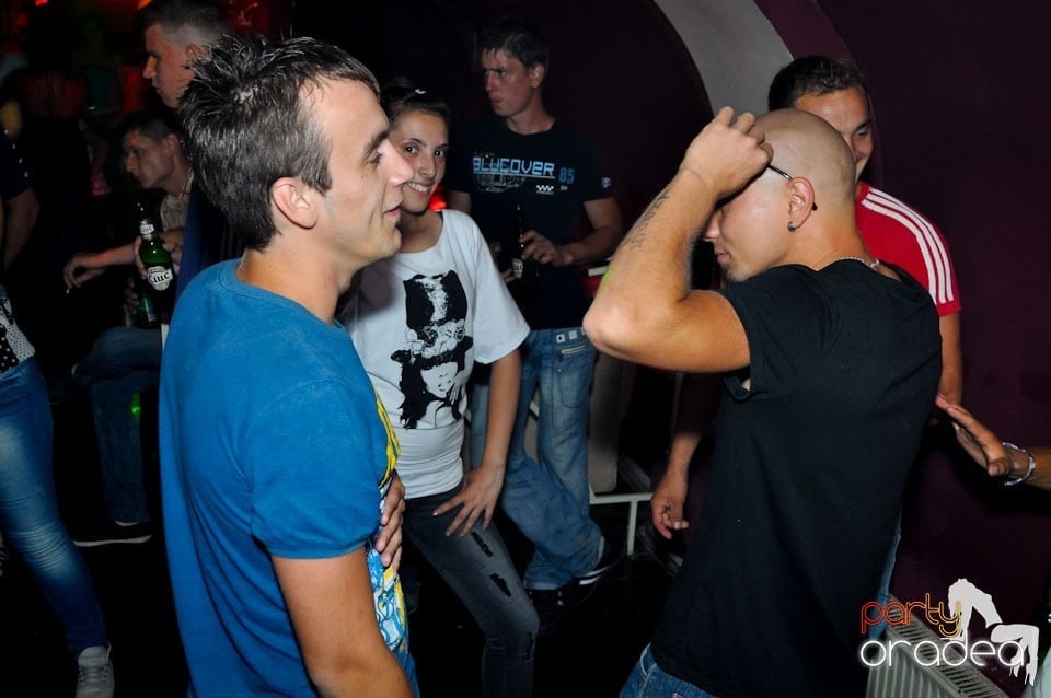 New Face Party în Club Atti's,