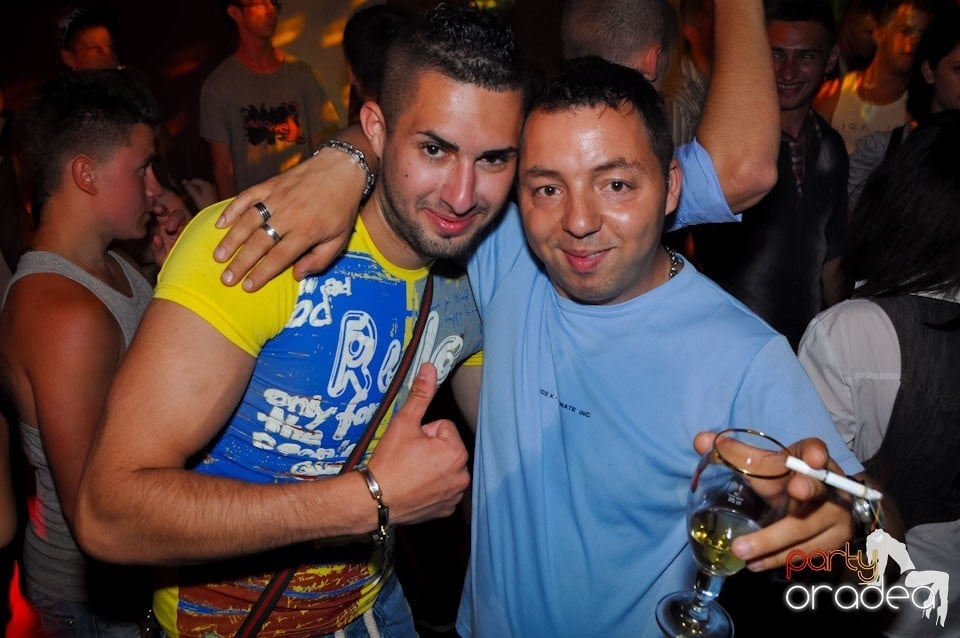 New Face Party în Club Atti's,