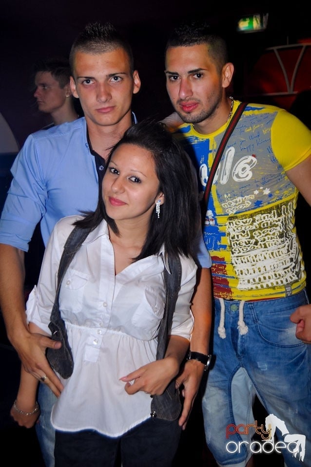 New Face Party în Club Atti's,