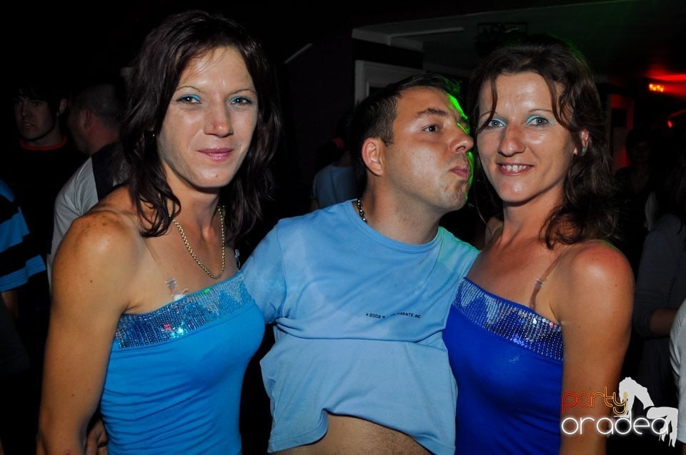 New Face Party în Club Atti's,