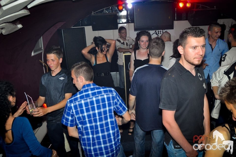 New Face Party în Club Atti's,