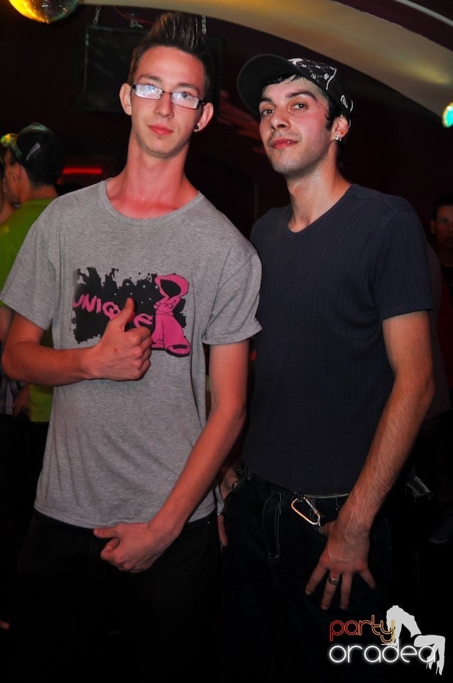 New Face Party în Club Atti's,