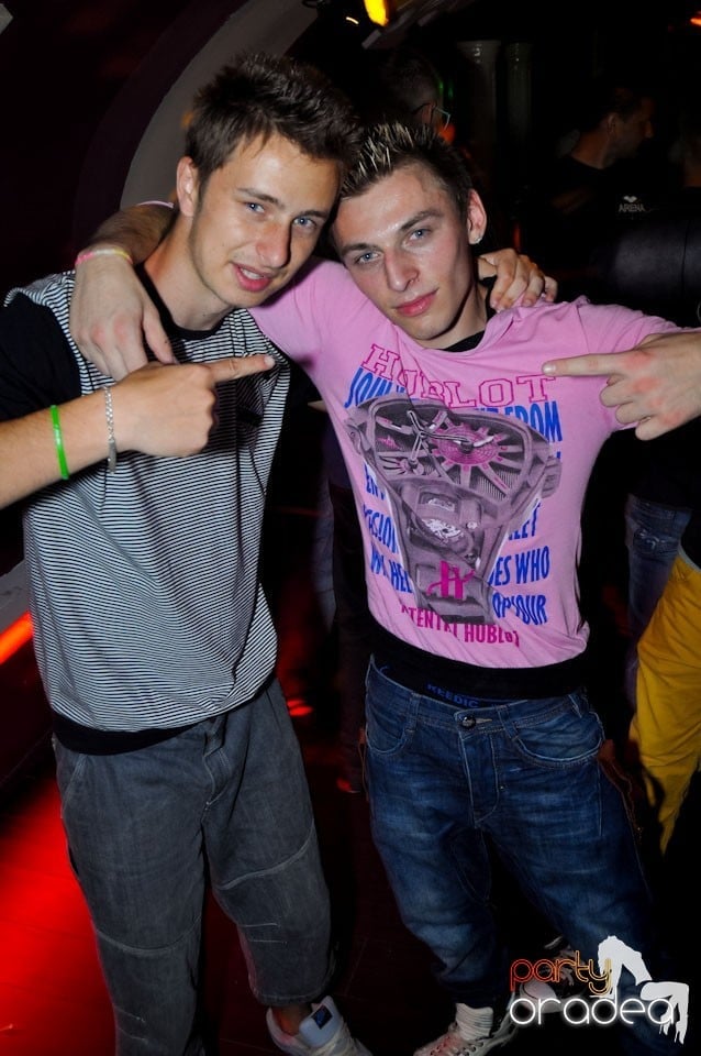New Face Party în Club Atti's,