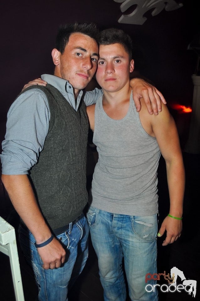 New Face Party în Club Atti's,