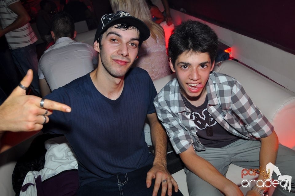 New Face Party în Club Atti's,