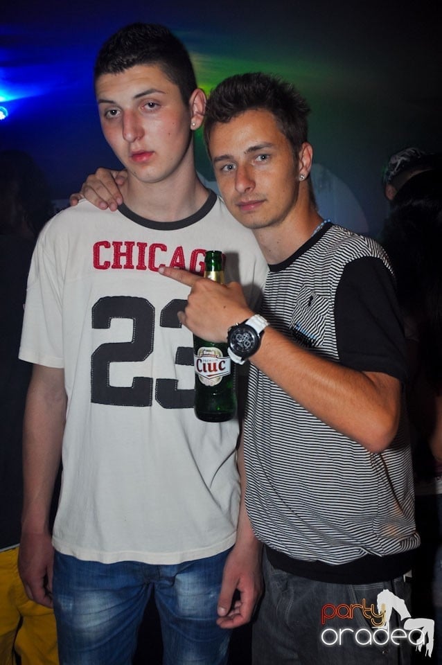 New Face Party în Club Atti's,