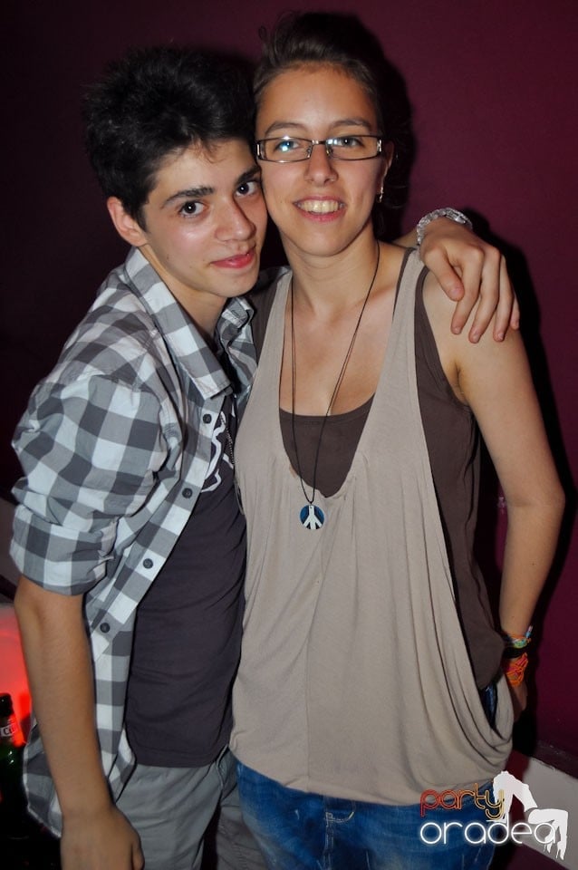 New Face Party în Club Atti's,
