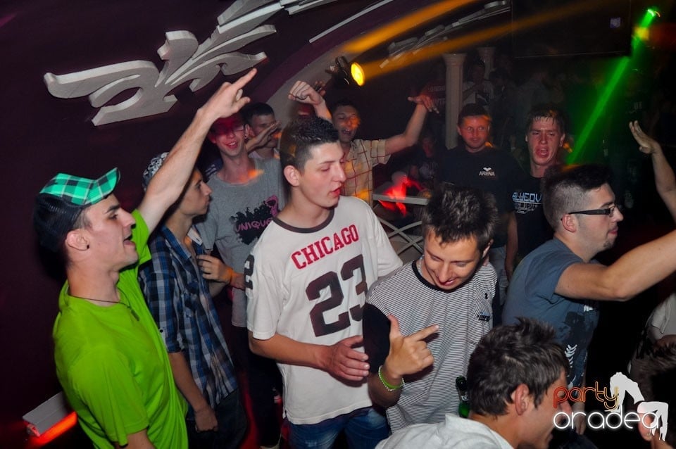 New Face Party în Club Atti's,