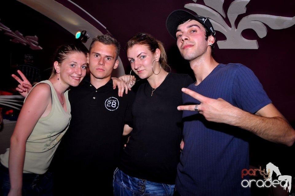 New Face Party în Club Atti's,