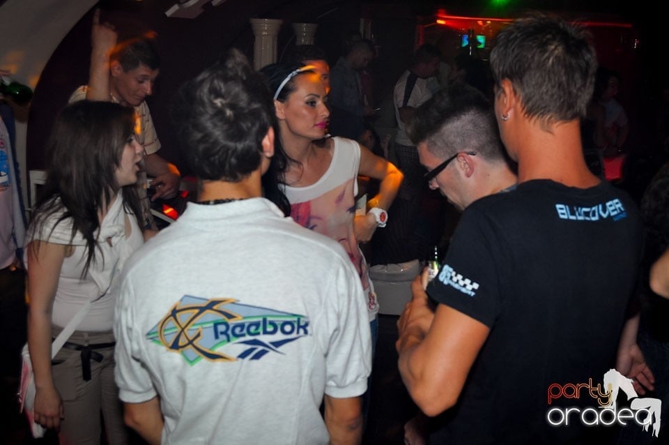 New Face Party în Club Atti's,