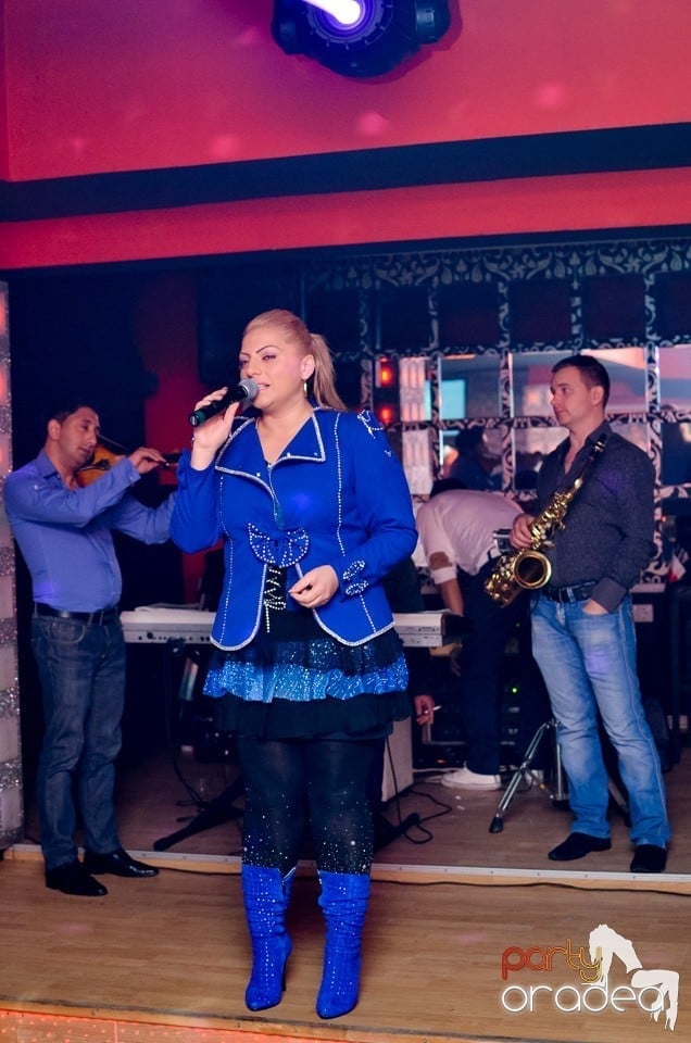 Nicoleta Guţă în Club Life,