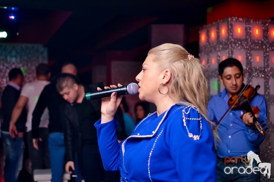 Nicoleta Guţă în Club Life,