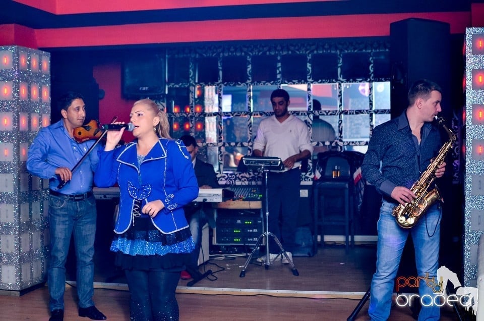 Nicoleta Guţă în Club Life,