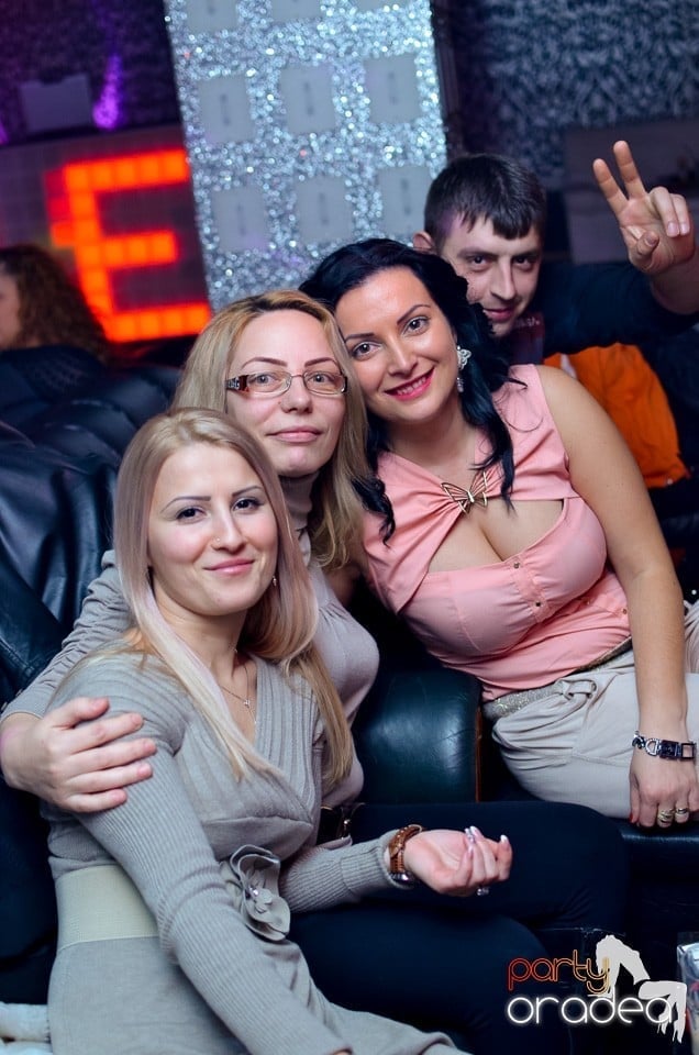 Nicoleta Guţă în Club Life,