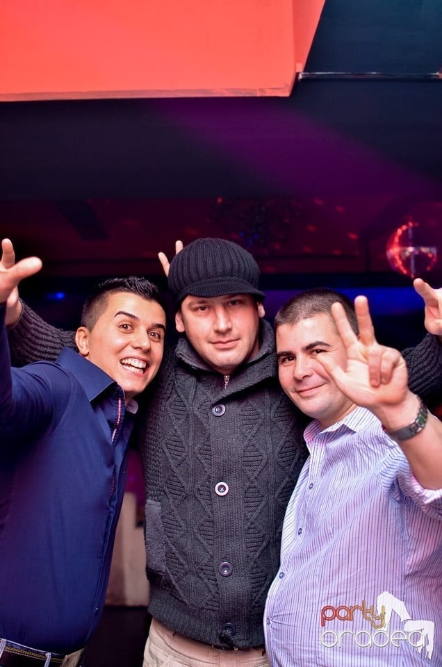 Nicoleta Guţă în Club Life,