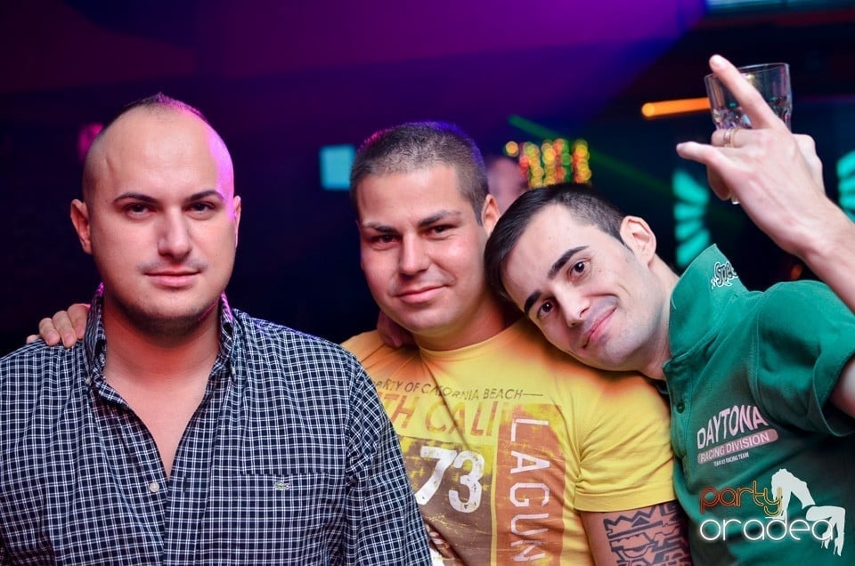 Nicoleta Guţă în Club Life,