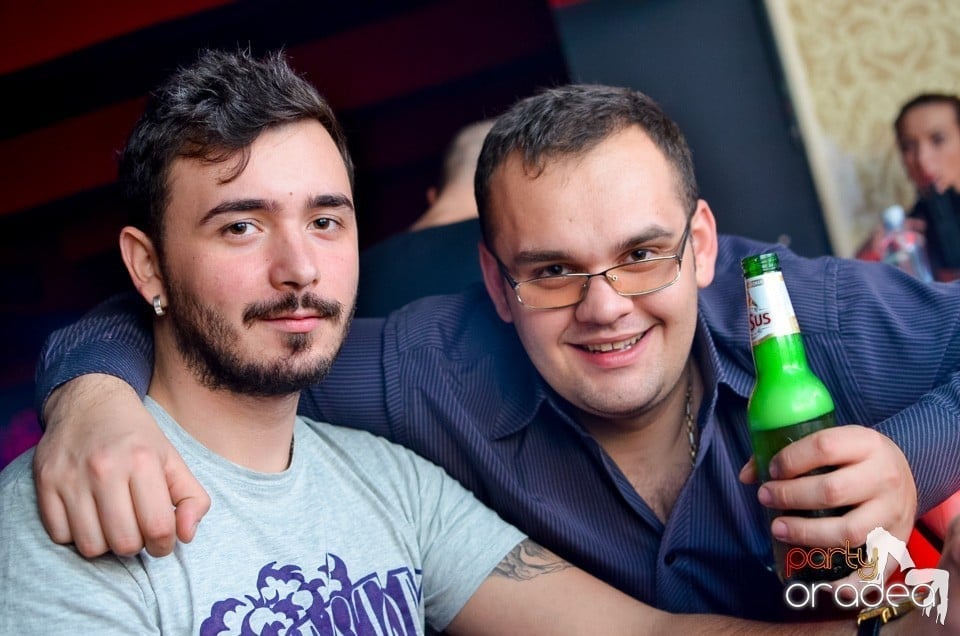 Nicoleta Guţă în Club Life,