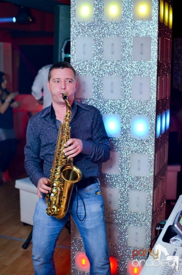 Nicoleta Guţă în Club Life,