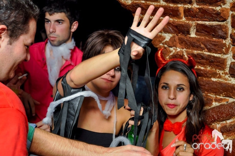NMD Halloween Party în Club Escape,