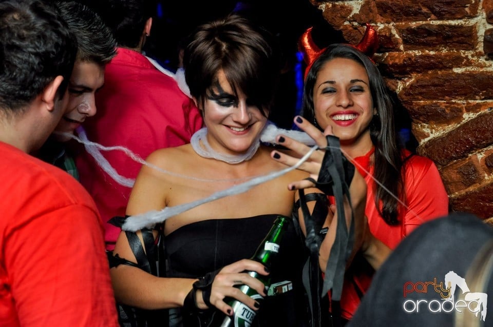 NMD Halloween Party în Club Escape,