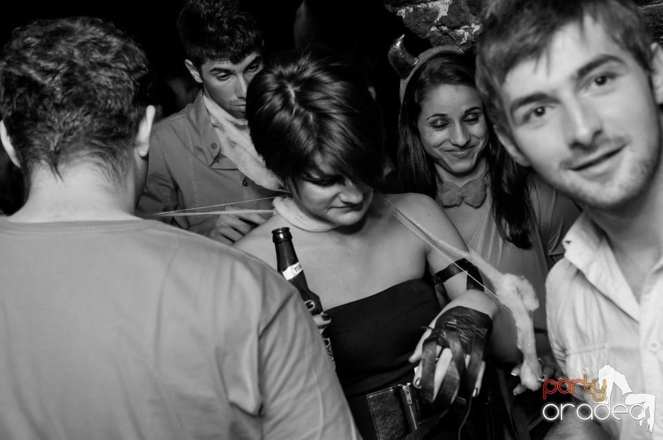 NMD Halloween Party în Club Escape,