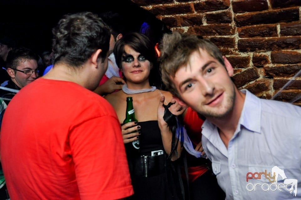NMD Halloween Party în Club Escape,
