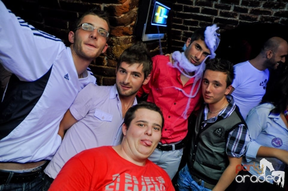 NMD Halloween Party în Club Escape,
