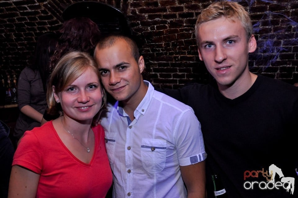 NMD Halloween Party în Club Escape,
