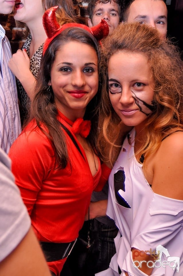 NMD Halloween Party în Club Escape, 