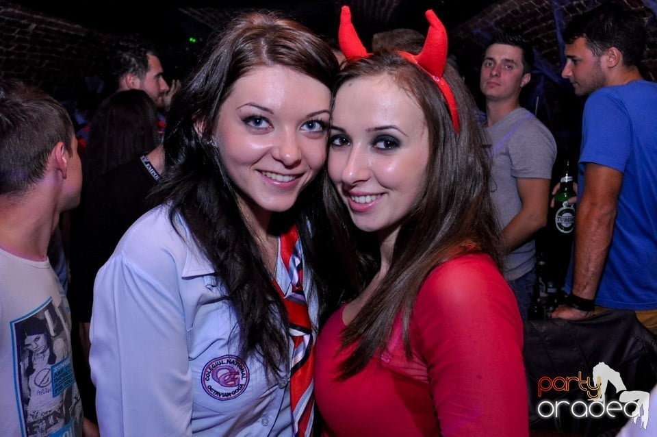 NMD Halloween Party în Club Escape, 